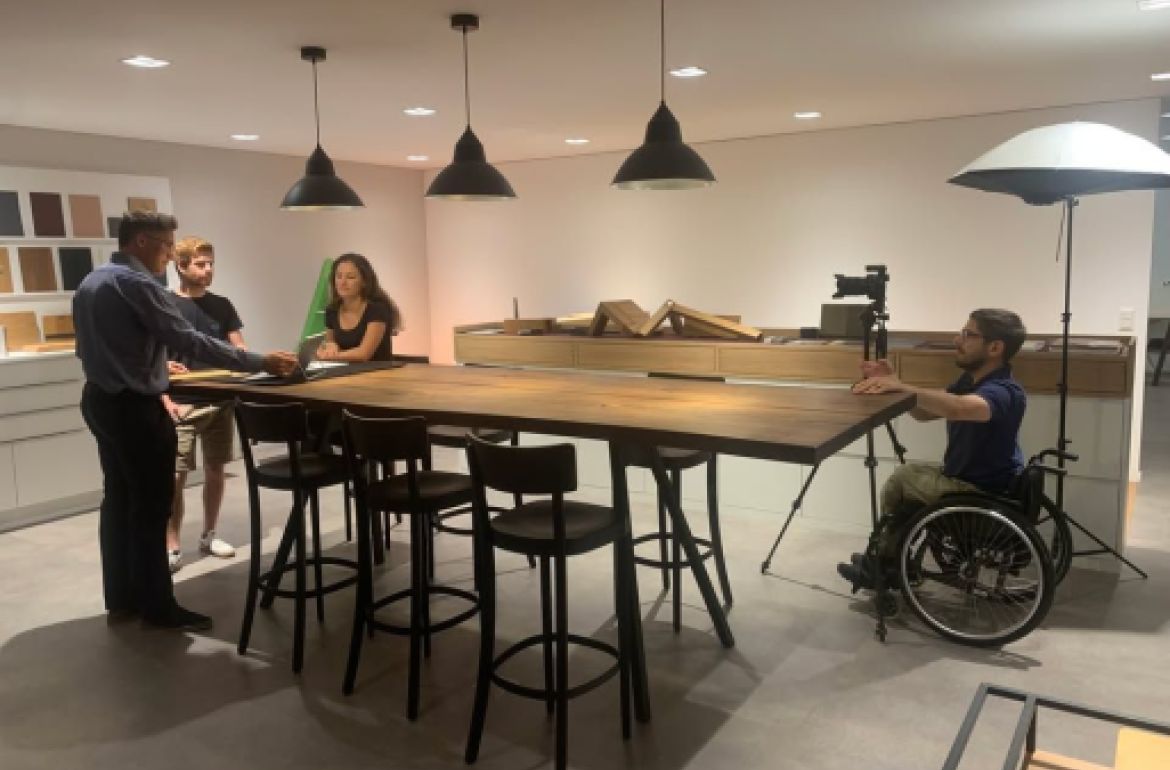 🎬 Making-of: Neue Bilder für unsere Diplomausbildungen

Die Reform der Höheren Berufsbildung (HBB) bringt nicht nur inhaltliche Veränderungen – auch visuell setzen wir neue Akzente! 📸

Gemeinsam mit Die Waldstätter AG und der Vogel Design AG in Ruswil durften wir einen spannenden Shooting-Tag erleben.

Ein herzliches Dankeschön an Christian ...