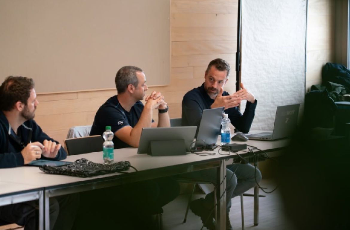 Spannender Austausch rund ums digitale Arbeiten in Schreinereien

Unser Bildungspartner cadwork führte gestern das diesjährige Anwendertreffen wiederum an der HF Bürgenstock durch. Dabei standen Diskussionen, Präsentationen und praxisnahe Fragen im Zentrum. Die Teilnehmenden erhielten wertvolle Einblicke in aktuelle Entwicklungen rund um cadwork, ...