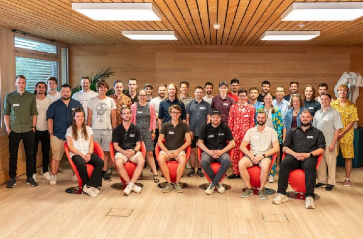🎓 60 neue Fertigungsspezialistinnen und Fertigungsspezialisten VSSM – herzliche Gratulation!

An der Diplomfeier der HF Bürgenstock durften wir 60 engagierte Fachkräfte zum erfolgreichen Abschluss ihrer Weiterbildung diplomieren. Gleichzeitig wurde ein besonderes Kapitel abgeschlossen: Die Jahrgänge 2025 und 2026 wurden gemeinsam gefeiert, und die ...