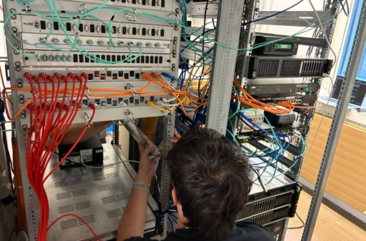Aktualisierung unserer IT-Infrastruktur

Damit unsere Teilnehmenden auch künftig unter optimalen Bedingungen lernen und arbeiten können, investieren wir laufend in eine zeitgemässe Infrastruktur.

In diesen Tagen erneuern wir unsere IT-Infrastruktur. Dabei werden insbesondere die Desktop-Arbeitsplätze für unsere CAD-Anwendungen sowie das WLAN-Netzwerk ...